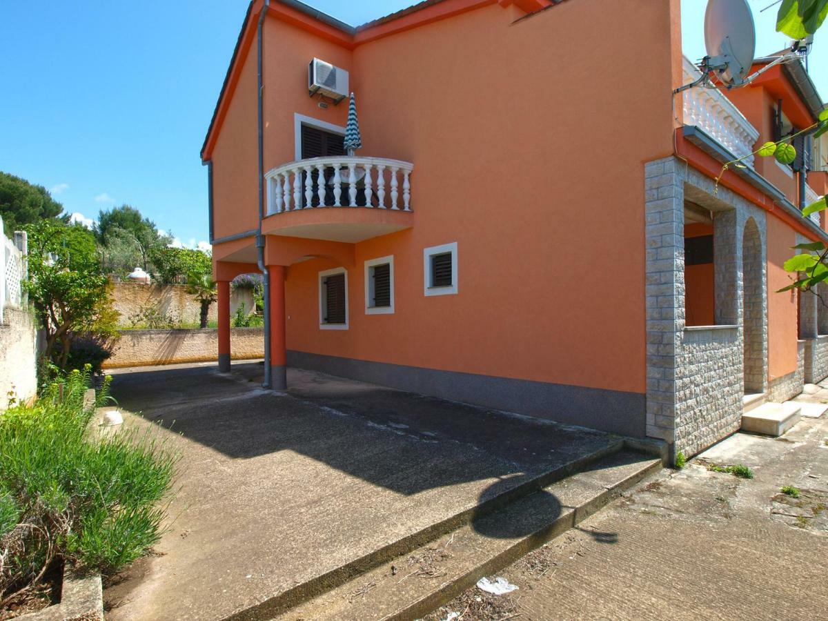 Apartments And Rooms Stoja Pula 1864 Екстериор снимка