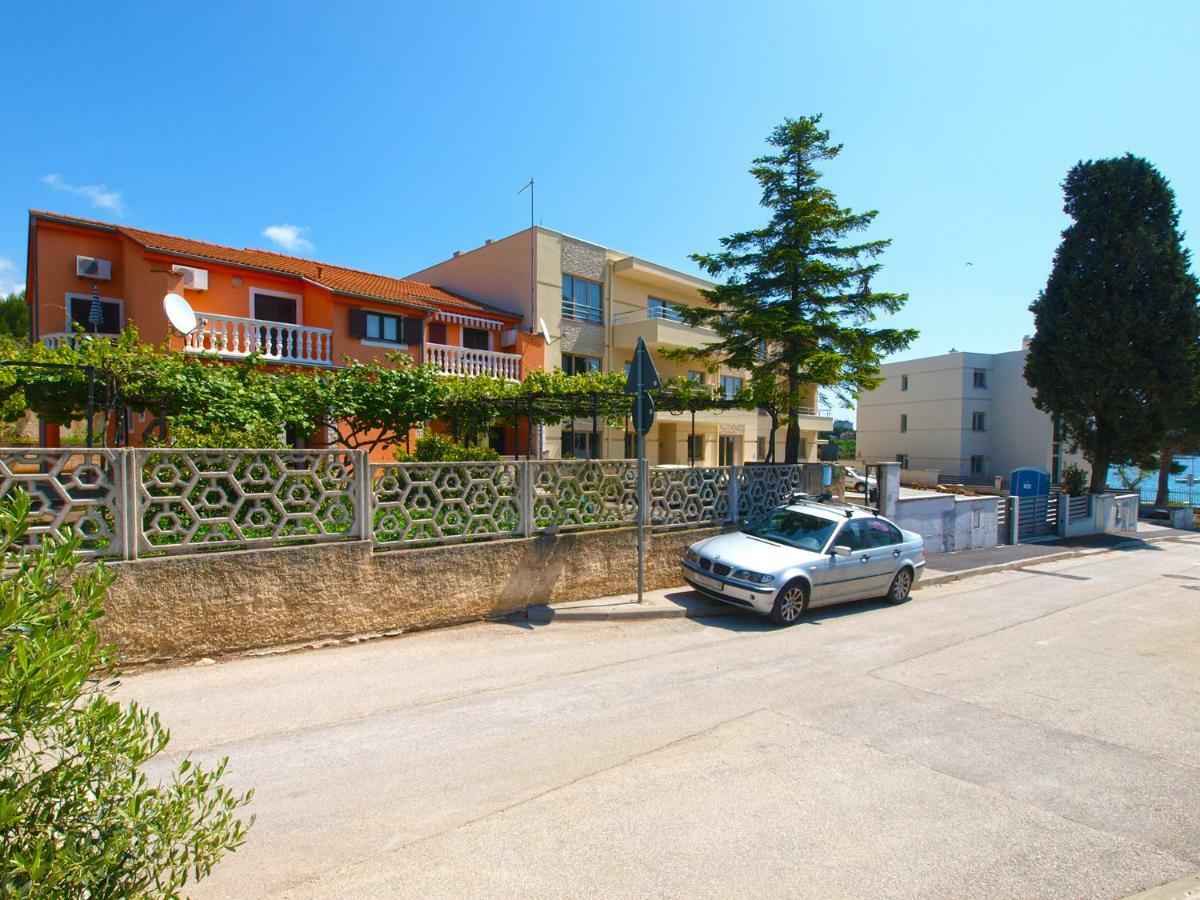 Apartments And Rooms Stoja Pula 1864 Екстериор снимка