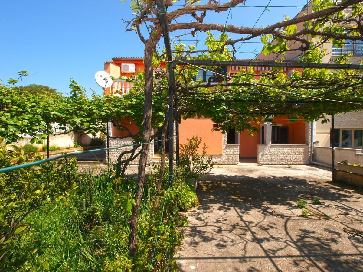 Apartments And Rooms Stoja Pula 1864 Екстериор снимка
